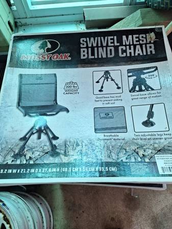 Photo Mossy Oak Swivel Blind Chair $40