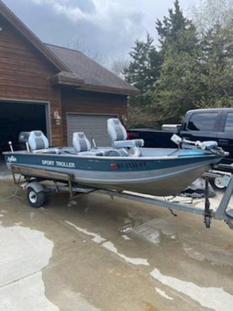Photo 14 ft Sylvan Sport Troller $2,500