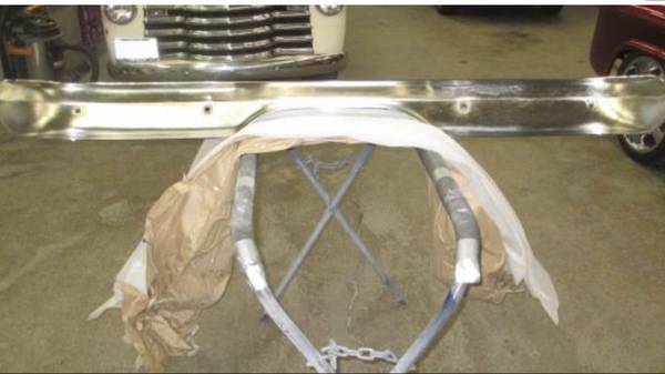 Photo 1955-1959 CHEVROLET APACHE TRUCK ORIGINAL CHROME REAR BUMPER $950