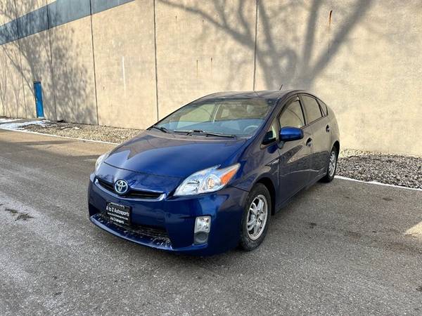 2010 Toyota Prius III: SUPER LOW Miles ** WELL Serviced ** 1.8 Hybr ...