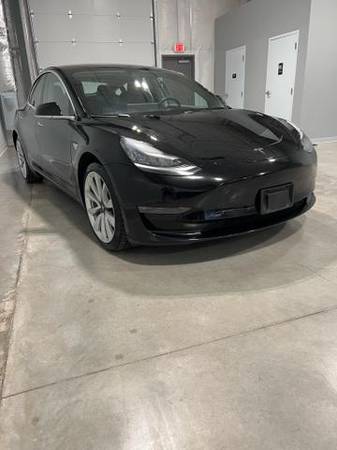 2019 Tesla Model 3 Long Range Sedan 4D $32,000