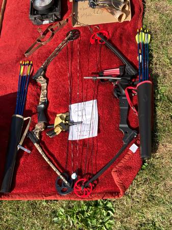 Photo 2 Genesis Kids Bow  Arrow w quiver and wrist guard - L and R Hand $125