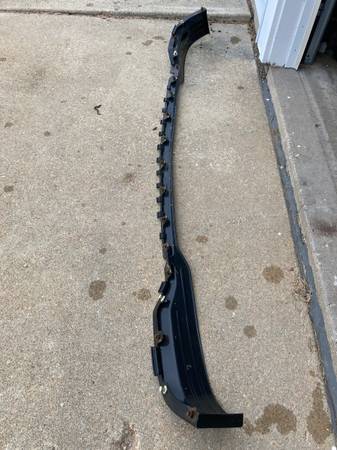 Photo Chevy Silverado front bumper lower valance $50