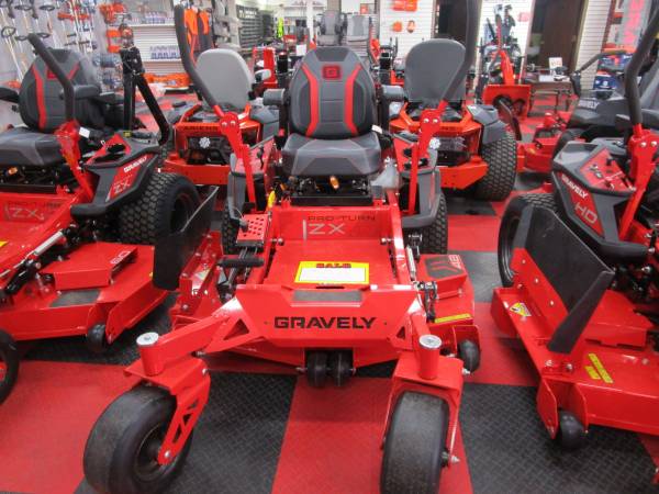 Photo GRAVELY PRO TURN ZX SERIES COMMERCIAL ZERO TURN MOWER 60 Deck $9,099