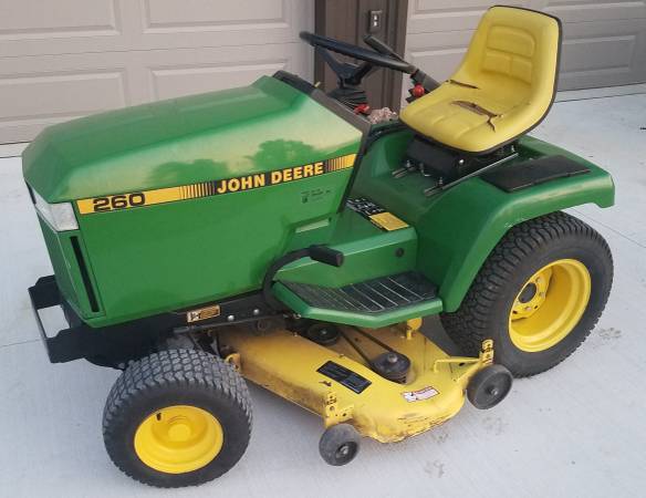 Photo John Deere 260 Riding Lawn Mower $1,100