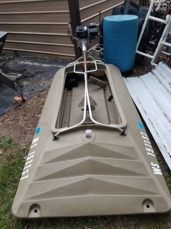 Photo Layout duck boat with mud motor $2,200