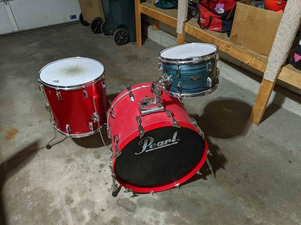 Photo Pearl Drum Set $200