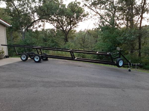 Photo Pontoon boat scissor style and utility trailers for rent $45