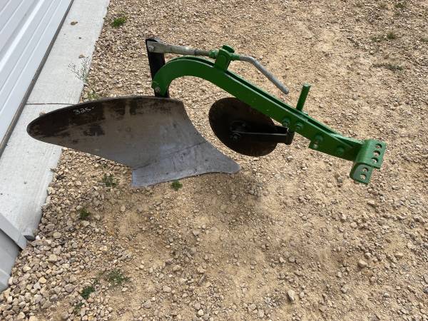 Photo Sleeve hitch garden tractor plow $325