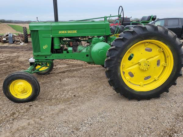 Photo 1953 John Deere 60 With WIDE FRONT $2,500