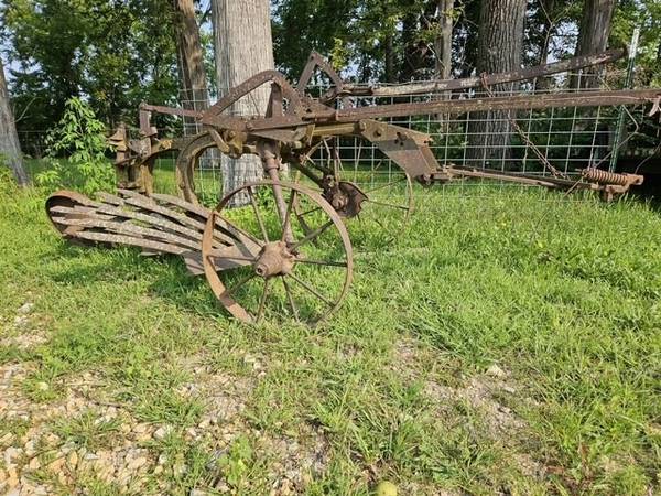 2 bottom rare plow and hard to fine $350
