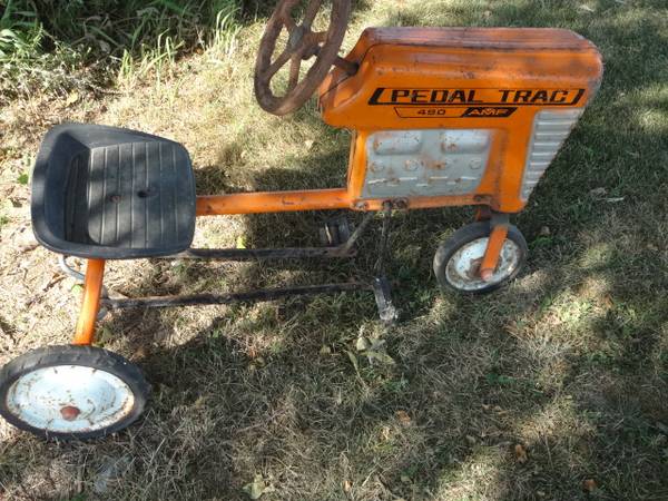 Photo AMF 490 PEDAL TRACTOR $75