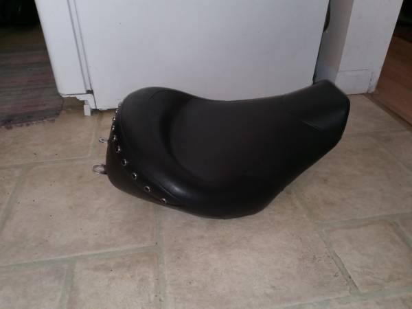 Photo Mustang 1997-2007 Harley Street Glide Road Glide Solo Seat $220