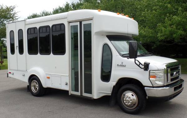 Photo 2010 Ford E350 Super Duty Bus  Van - 6.8L V10 - Wheelchair Lift - $10,995 (Bucyrus)