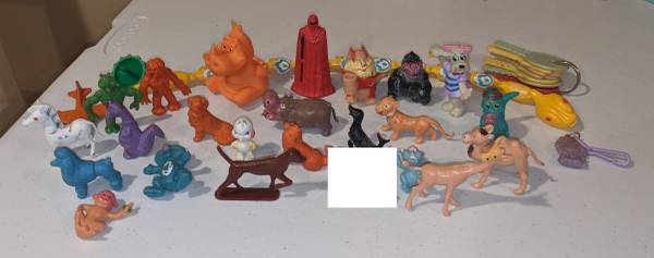 Photo Small Play Figures, Pop Beads and Nesting Eggs - Nice