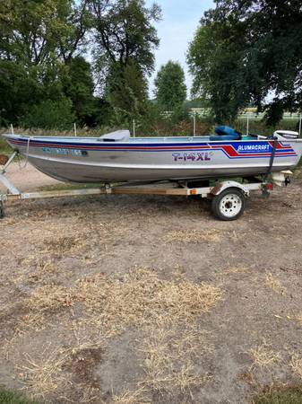 Photo Small Fishing Boat $1,200