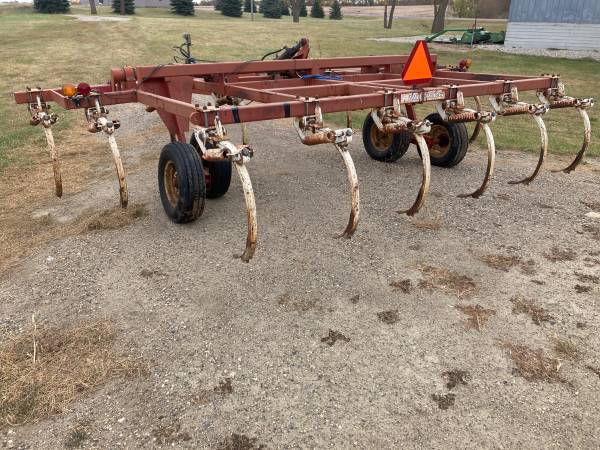 Photo Wilrich 17ft chisel plow $1,750