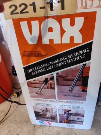 Photo VAX carpet cleaning machine $75