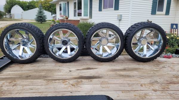 Photo Arkon Lincoln 8 lug wheels w tires $4,500