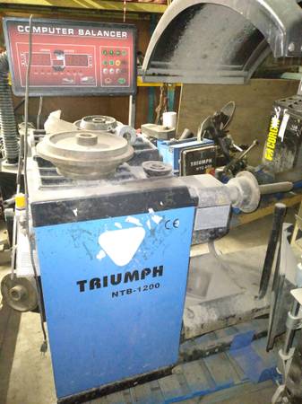 Photo Triumph NTB-1200 Wheel Balancer $1,500