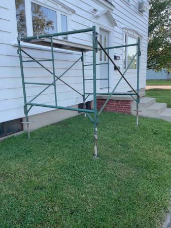 Photo MetalTech Scaffold (double deck)New Price $390