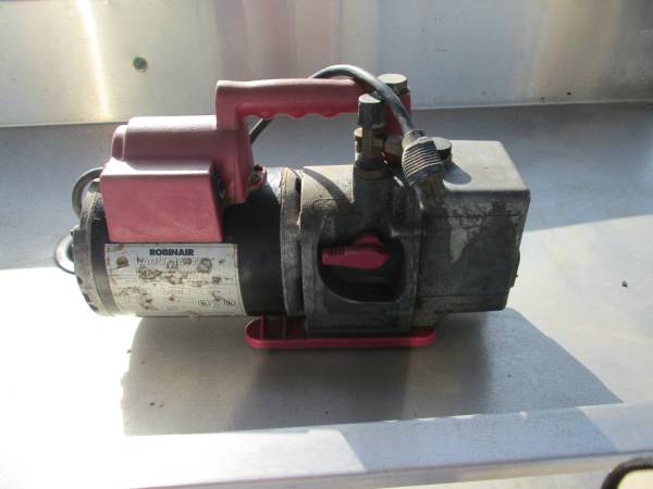 Photo AC Vacuum Pump $125