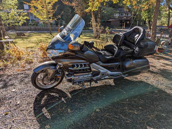 Photo 2009 Honda Gold Wing 1800 - low mileage $8,500