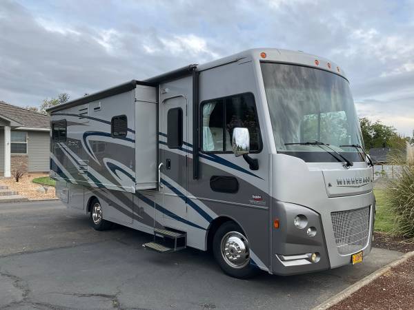 Photo 2016 Itasca Sunstar LX 27N $62,000