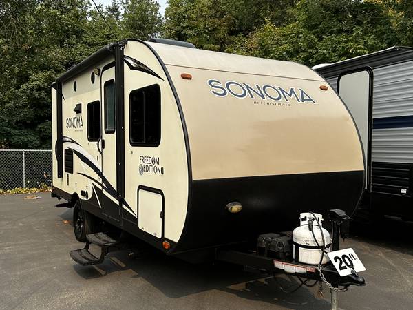 Photo 2017 Forest River Sonoma 167BH Travel Trailer  20ft $15,900