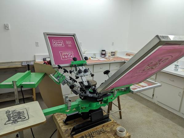 Photo Riley Hopkins 250 4 Color 2 Station Screen Printing Press w XY Micr $1,300