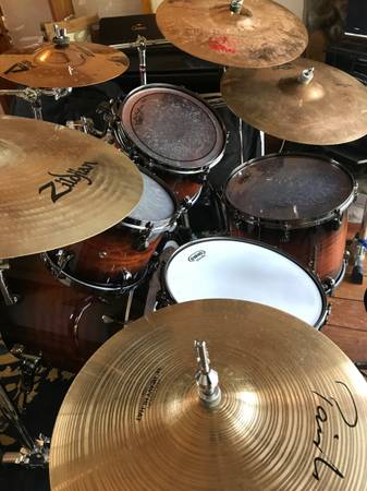 Photo Tama Starclassic full Bubinga Drum Kit $4,500