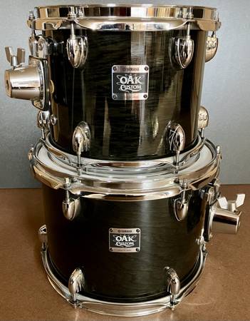 Photo Yamaha Oak Custom Drums MIJ $2,250