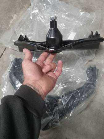 brand new control arms for a 2001 to 2005 Chevys or GMCs15002500 HDor non HDS $50