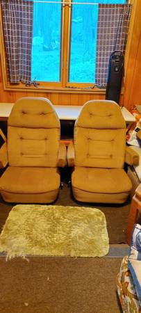 Photo captan chairs for van or rv $250