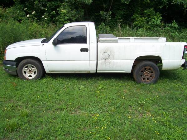 Photo 2003 CHEVROLET 1500 WT 2WD Parting Out $1