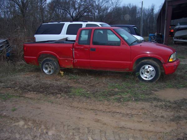 Photo 2003 GMC SONOMA EXTENDED CAB Parting Out $1