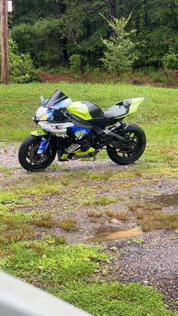 Photo 2017 Yzf-r1 for sale $11,000
