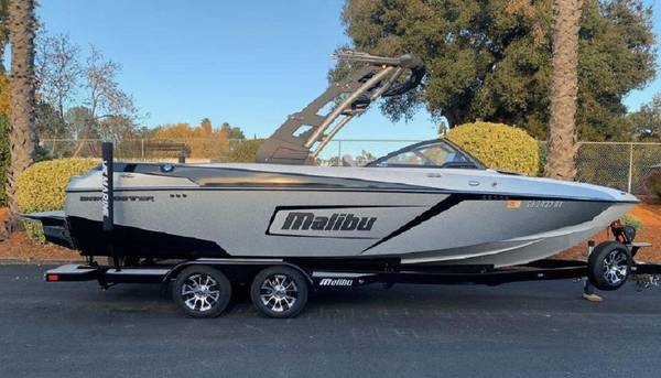 Photo 2018 Malibu Wakesetter Lsv 23 with Trailer Included $38,880