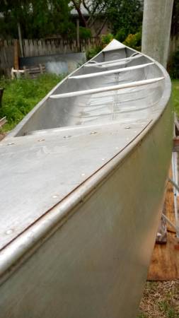 Photo 18 foot Grumman Aluminum Canoe $575