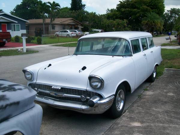 Photo 1957 chevy four door wagon project cash or trade $16,000