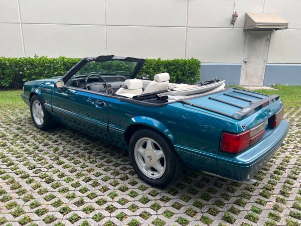 Photo 1993 ford mustang lx 5.0 Convertible - $11,500 (Miami)