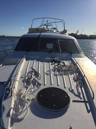 Photo 1995 65 Fairline Squadron Twin MAN 808HP diesel engines $15,000