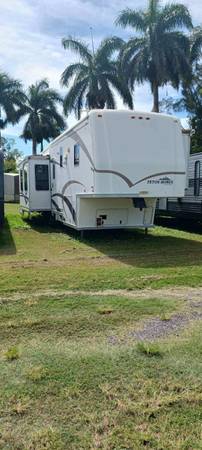 Photo 2003 Grand Teton 36 5th wheel RV $4,000