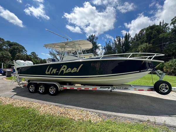 Photo 2004 Jupiter 31 Center Console $203,500