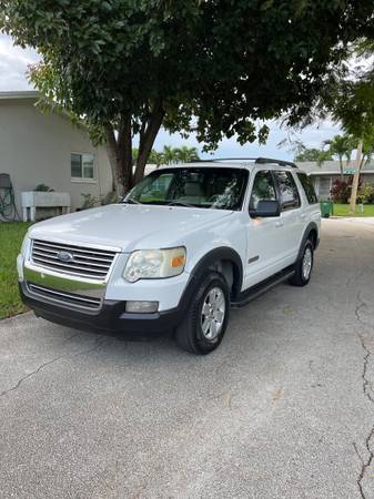 Photo 2008 ford explorer 4x4 Private owner $5,500
