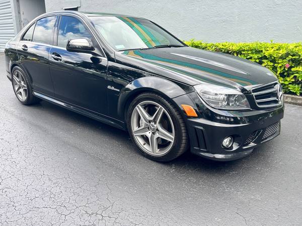 Photo 2010 MERCEDES BENZ C63 AMG CLEAN TITLE REAL FULL PRICE  $18,990