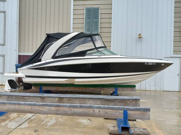 Photo 2012 Regal 2500 26 Bowrider 100 hours on engine PRice REDUCED $40,000