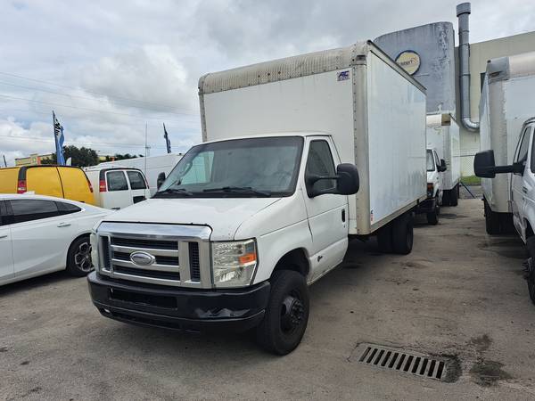 Photo 2014 FORD E350 BOX TRUCK $10,900