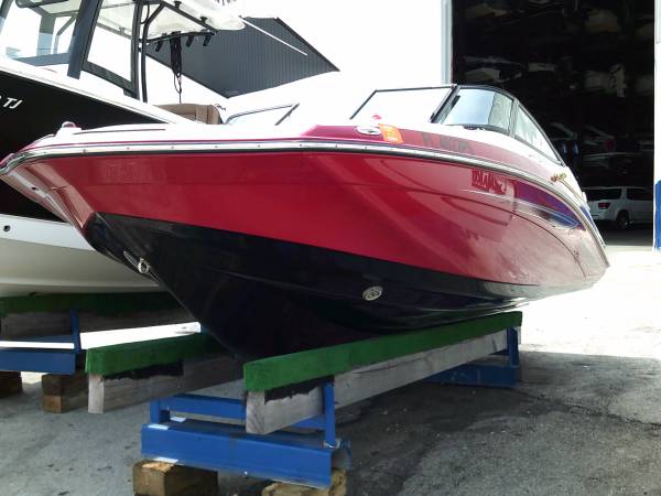 Photo 2014 YAMAHA SX192 JET BOAT ONLY 100 Hours with trailer $25,000