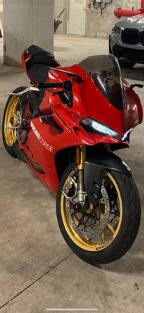 Photo 2015 Ducati 1299 Panigale S Super Bike $15,000